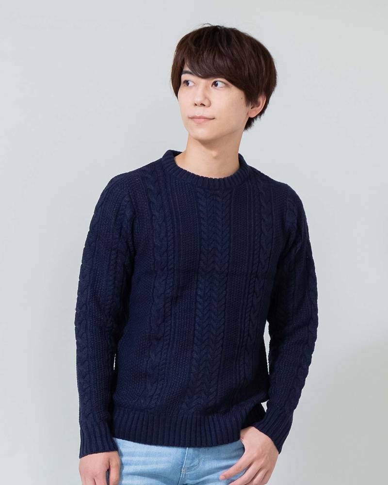 クルーネックニット